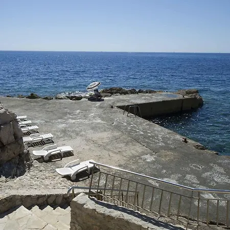 Luxury Palais Maeterlinck