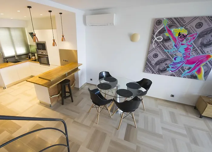 Luxury Palais Maeterlinck *
