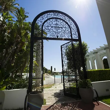 Luxury Palais Maeterlinck